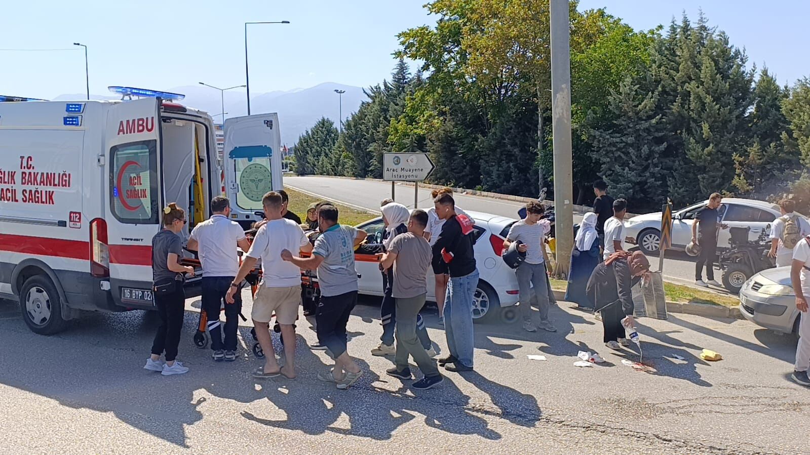 Bursa'da Kavşakta Feci Motosiklet Kazası (4)