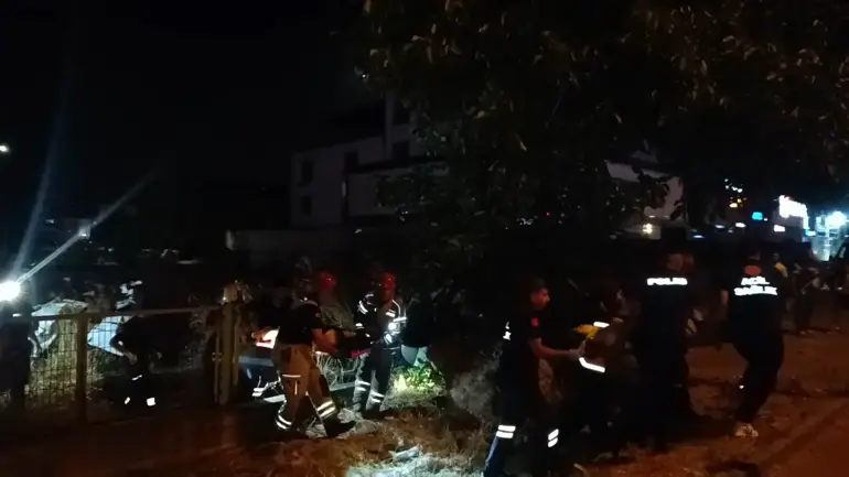 Bursa'da Otomobil Araziye Savrulup Takla Attı; 5 Yaralı