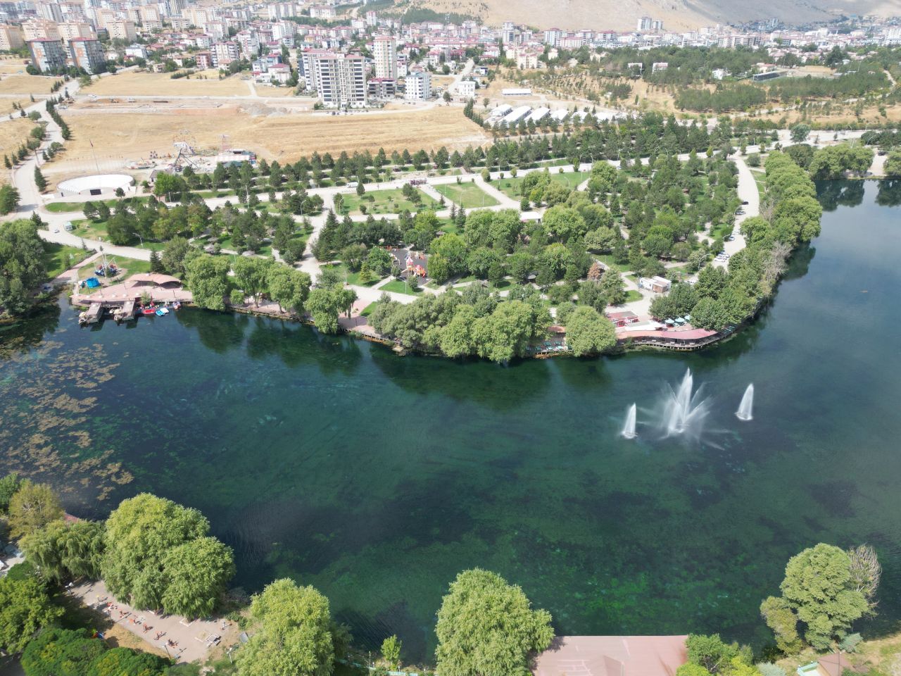 Ceyhan'ın doğduğu Pınarbaşı doğasıyla büyülüyor