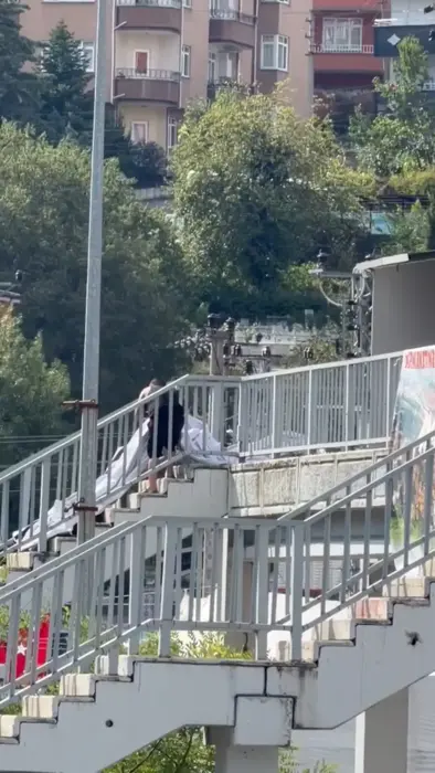 Cumhurbaşkanı Erdoğan'ın Pankartına Zarar Veren Şüpheli Tutuklandı