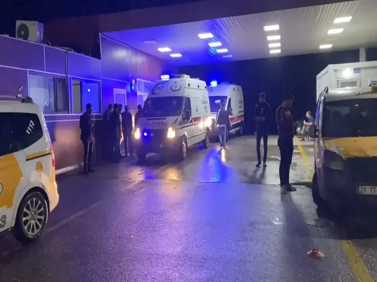 Diyarbakır’da 2 Kişinin Öldüğü Silahlı Kavgaya Ilişkin 5 Tutuklama