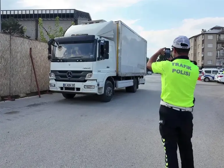 Düğün Konvoyunda Ceza Yiyen Sürücü; Bundan Sonra Korna Çalmak Haram Olsun