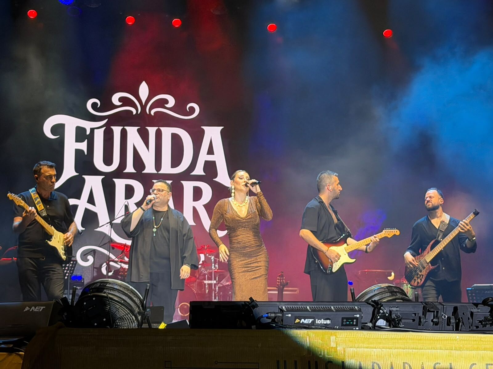 Funda Arar Kahramanmaraş’ı Salladı! Kafum’da İzdiham Yaşandı (2)