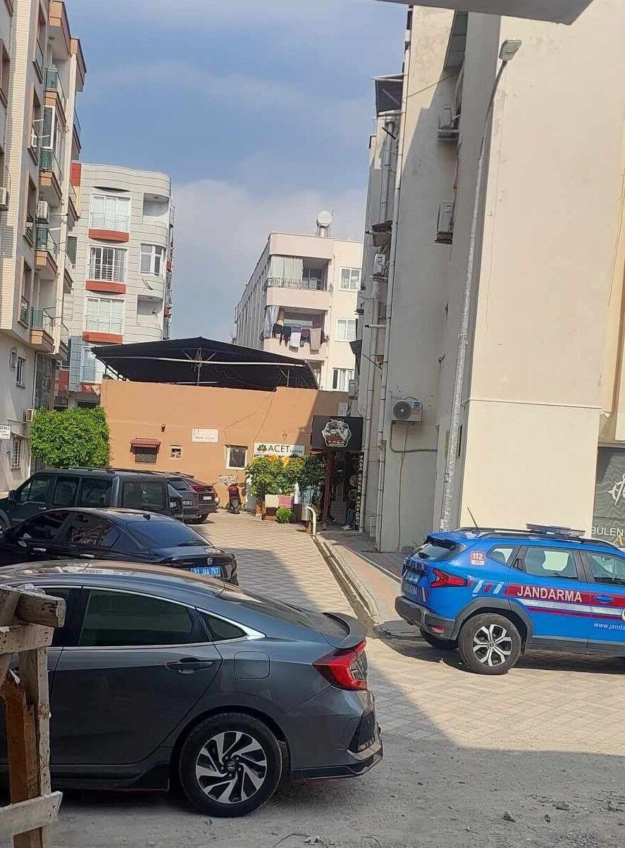 Hatay'da Uzman Çavuşun Tabancasıyla Vurulan Genç Kadın Ağır Yaralandı (1)