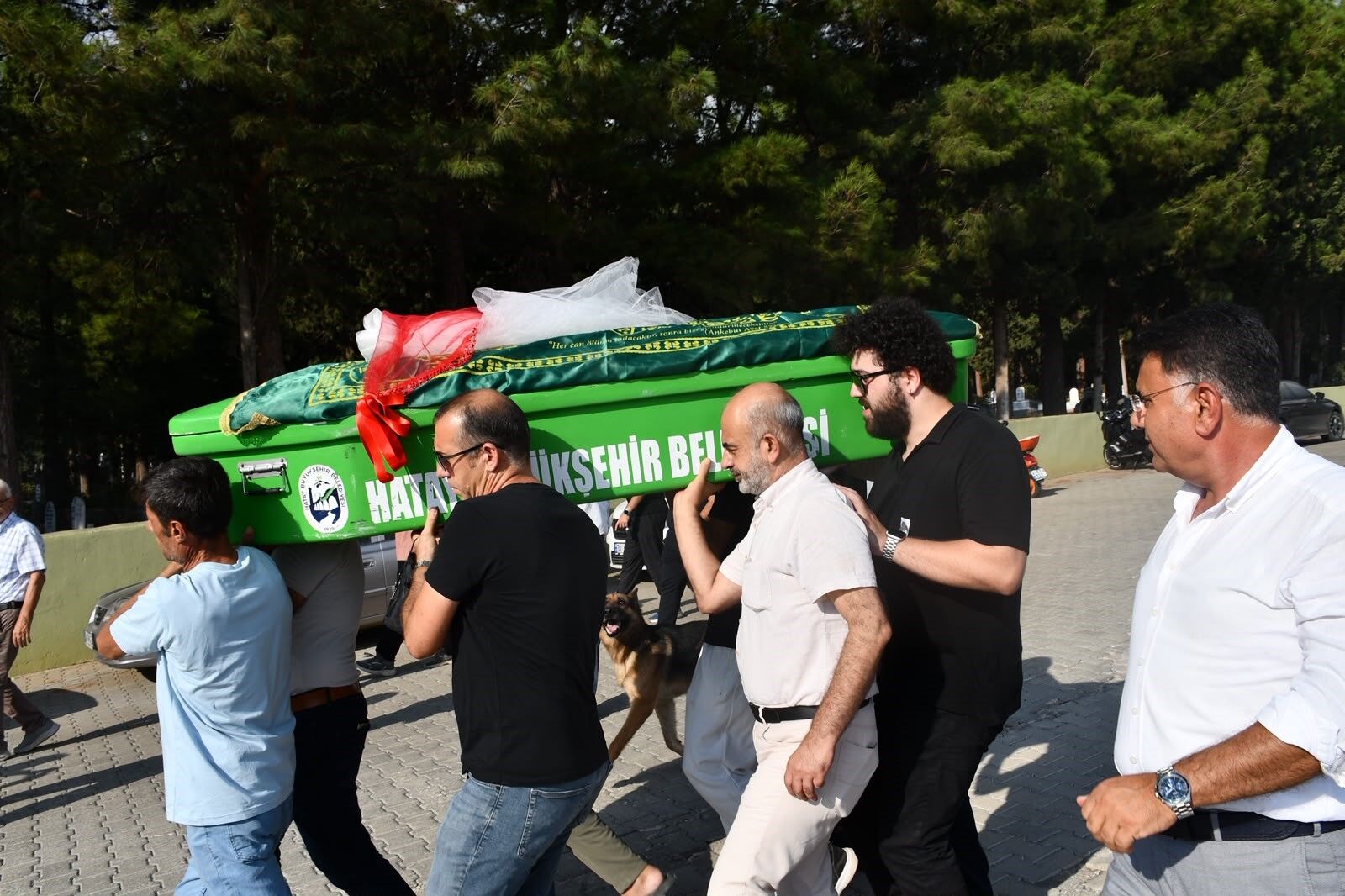 Hatay’daki Kazada Ölen Ecem Gelinlikle Uğurlandı (4)