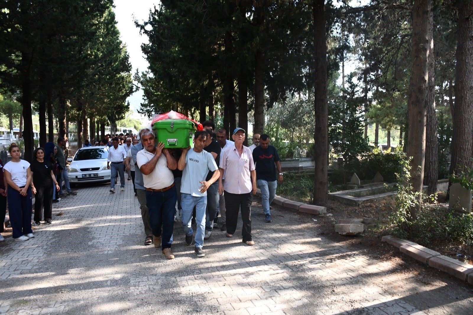 Hatay’daki Kazada Ölen Ecem Gelinlikle Uğurlandı (5)
