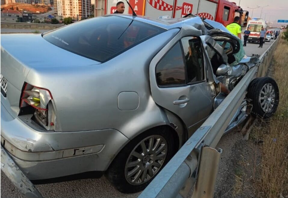 Kırıkkale'de otomobil, otobüse çarptı; 1 ölü