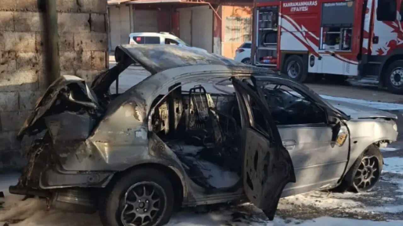 Kahramanmaraş Dulkadiroğlunda çıkan araç yangını korkuttu