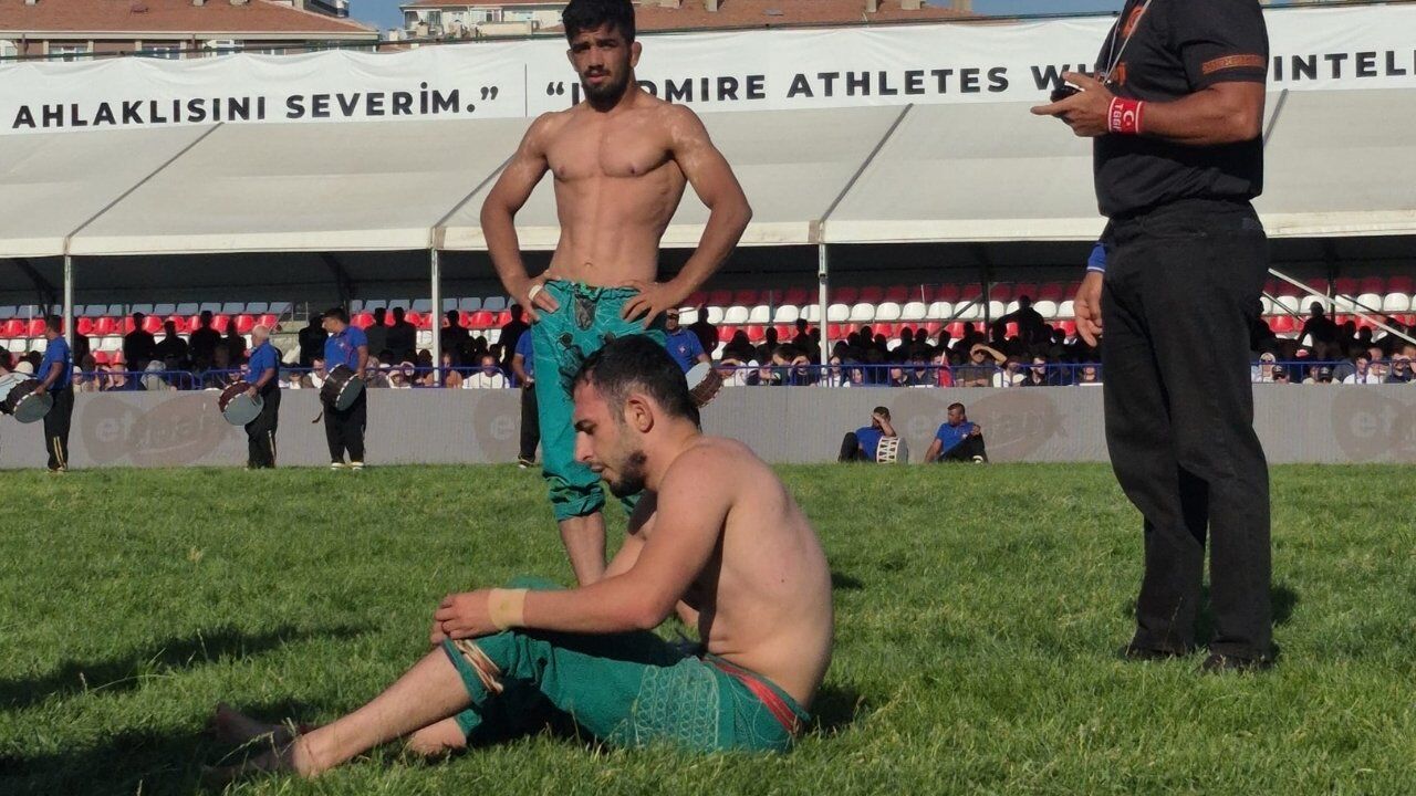 Kahramanmaraşlı milli güreşçi Halil Gökdeniz dünya ikincisi oldu