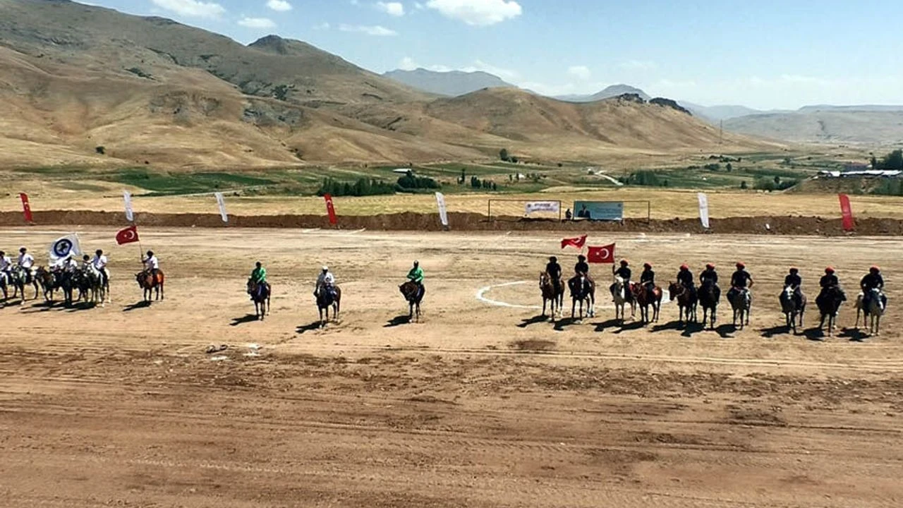 Kahramanmaraşlı Sporcular At Üzerinde Yarıştı! (1)