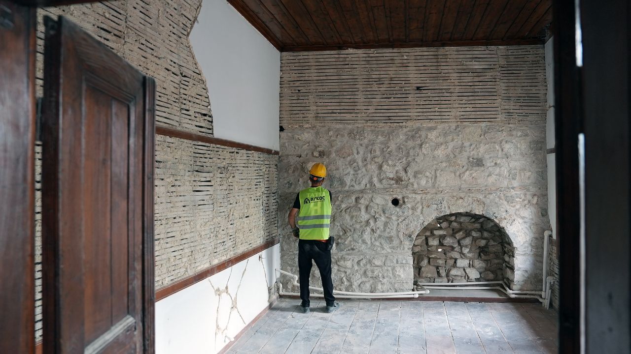Kahramanmaraş’ta 100 Yılı Aşkın Mazisi Bulunan Tarihi Kocabaş Konağı Restore Ediliyor (4)