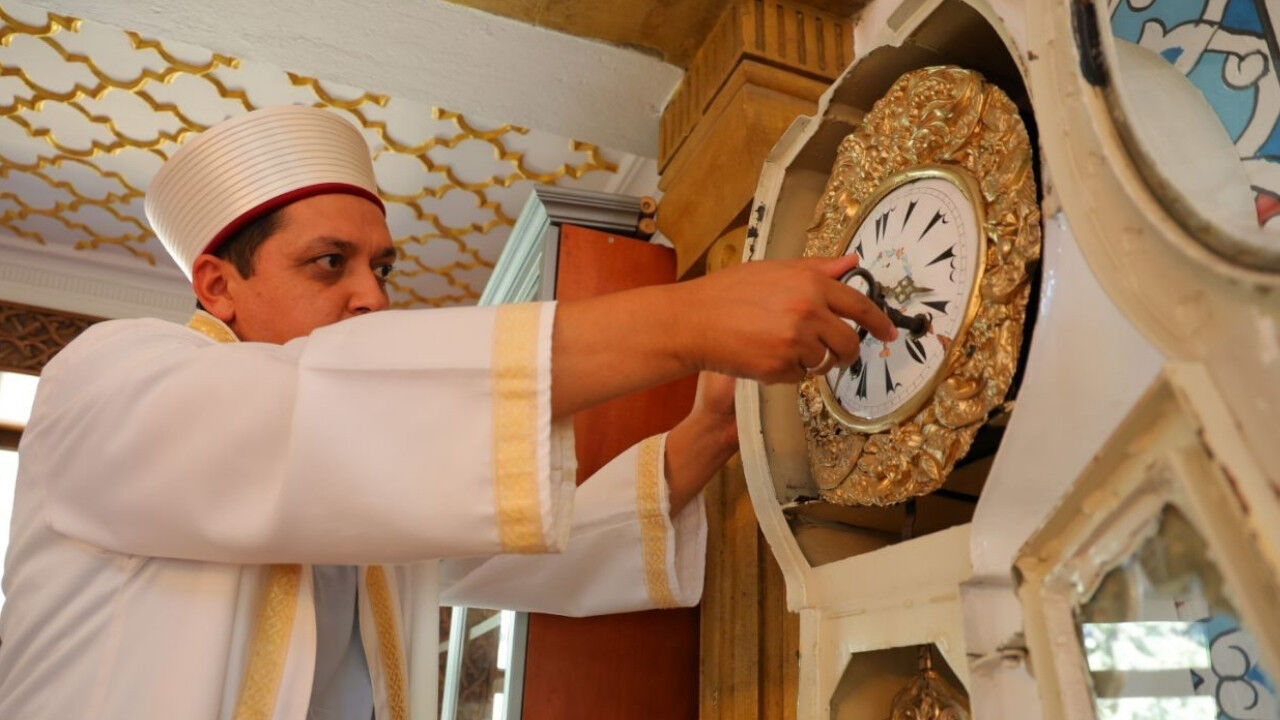 Kahramanmaraş’ta 97 yıllık tarihi saat çalışıyor