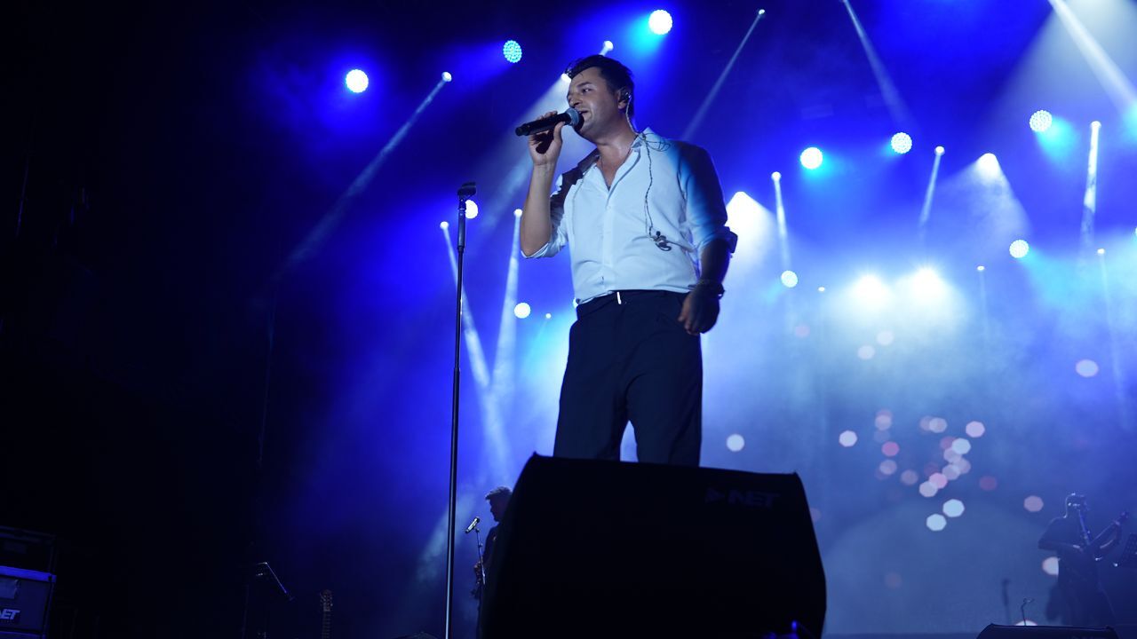 Kahramanmaraş’ta Ağustos Fuarı’nda Mehmet Kalalı ve Bir Başka Orkestra coşturdu