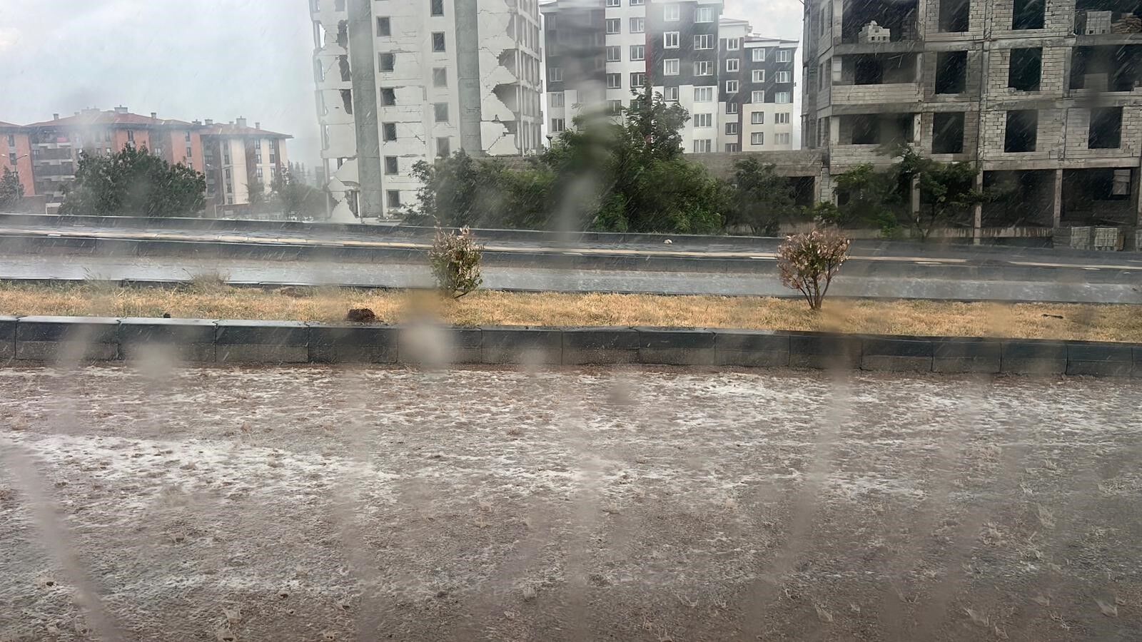 Kahramanmaraş’ta Gökyüzü Şimşeklerle Aydınlandı, Sağanak Başladı (3)