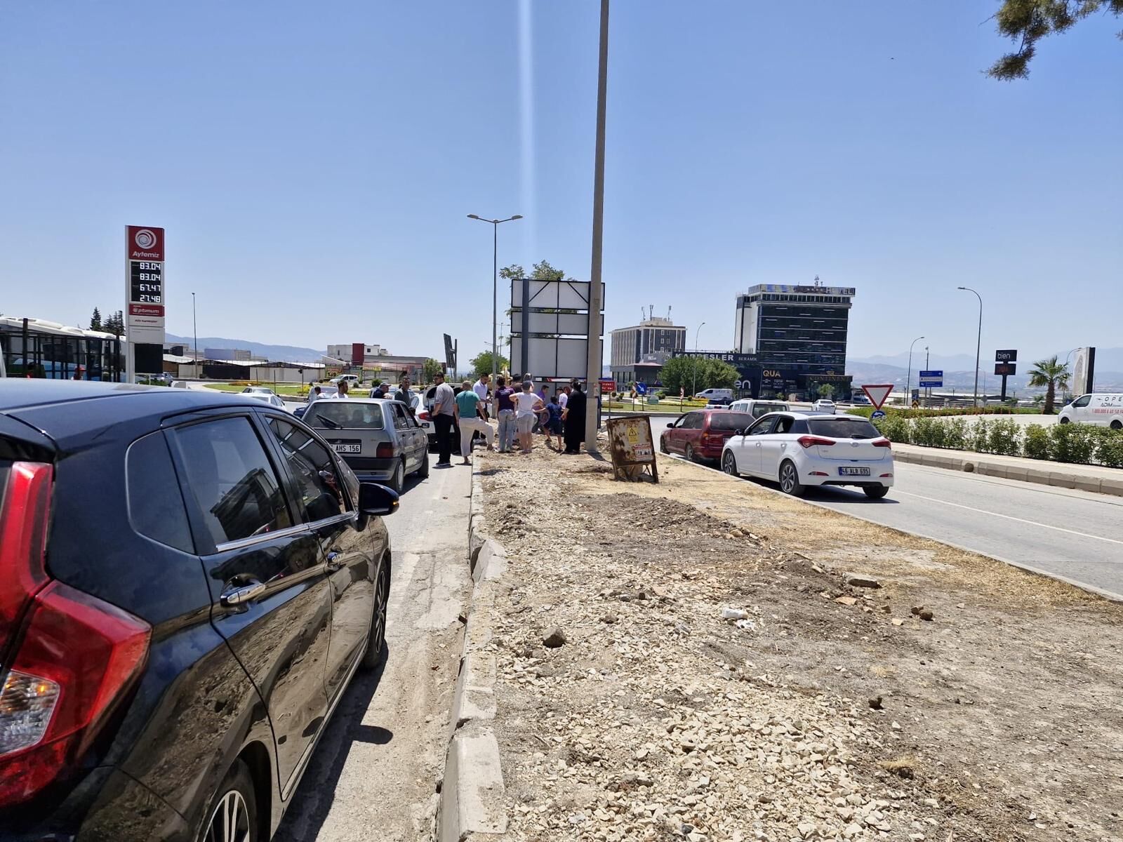 Kahramanmaraşta Iki Otomobil Çarpıştı Biri Çocuk 3 Yaralı (2)