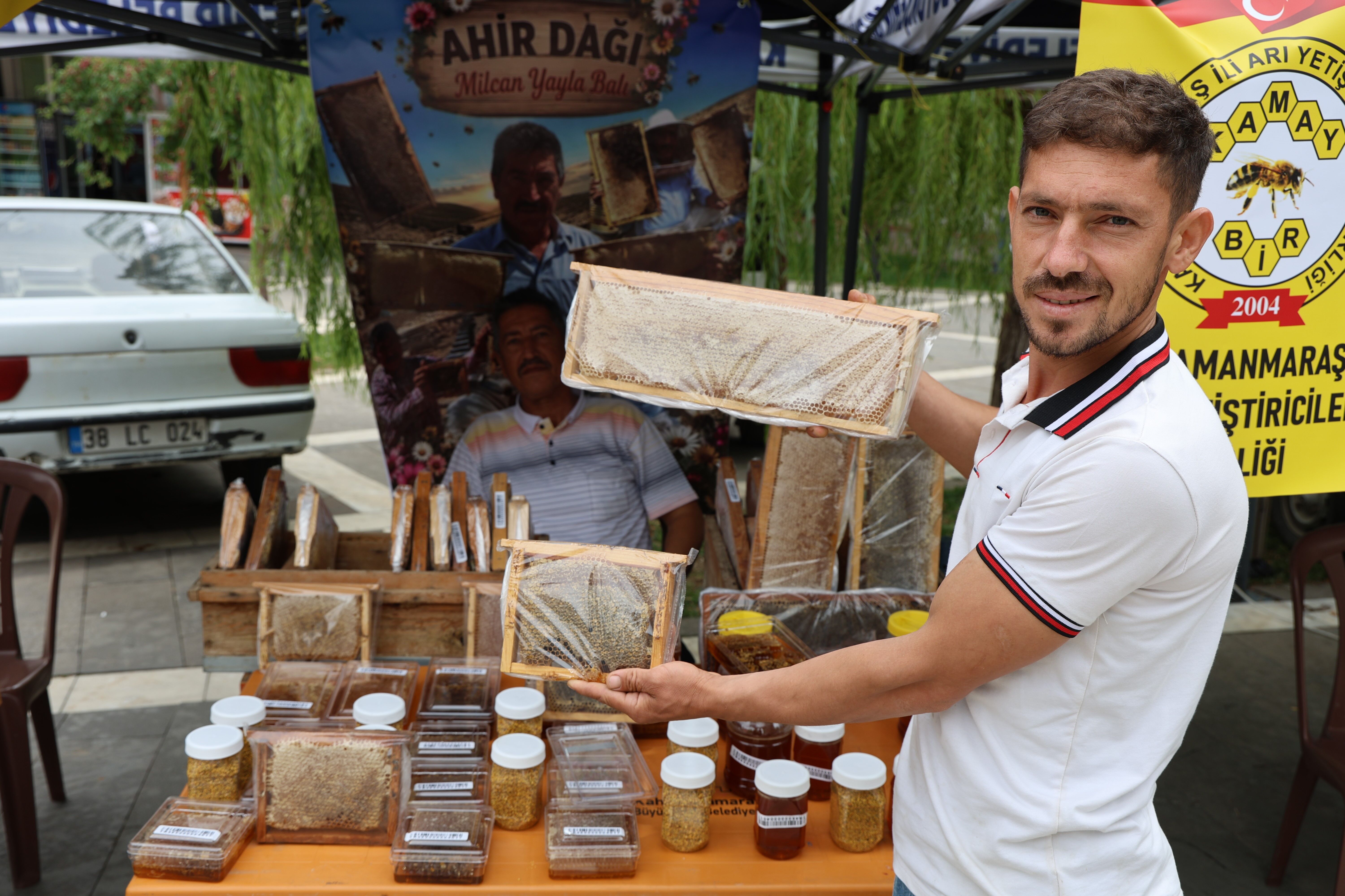 Kahramanmaraş’ta Ilk Bal Festivali 1 Kilo Bal Yiyen Yarışmacı Birinci Oldu (2)