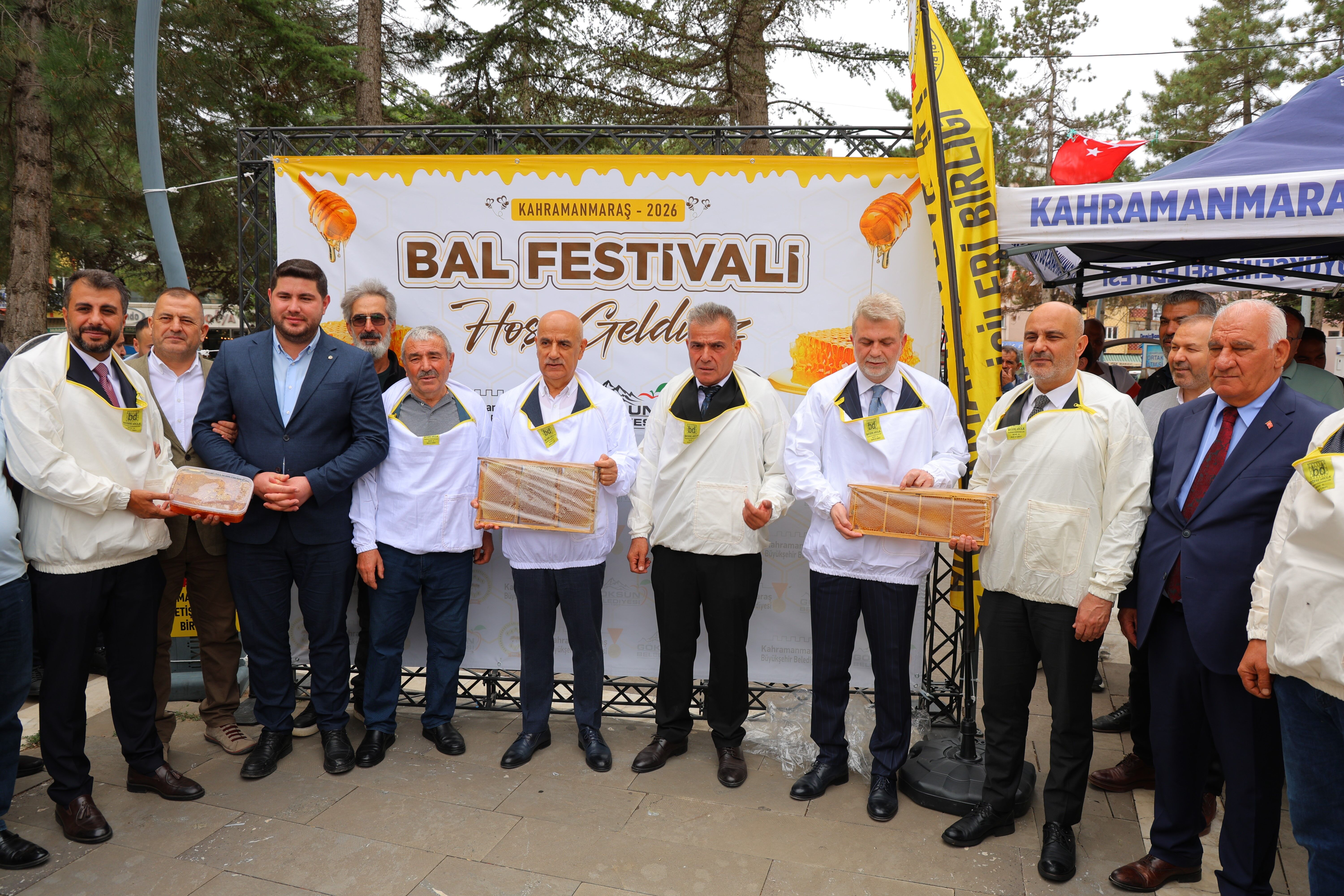 Kahramanmaraş’ta Ilk Bal Festivali 1 Kilo Bal Yiyen Yarışmacı Birinci Oldu (4)