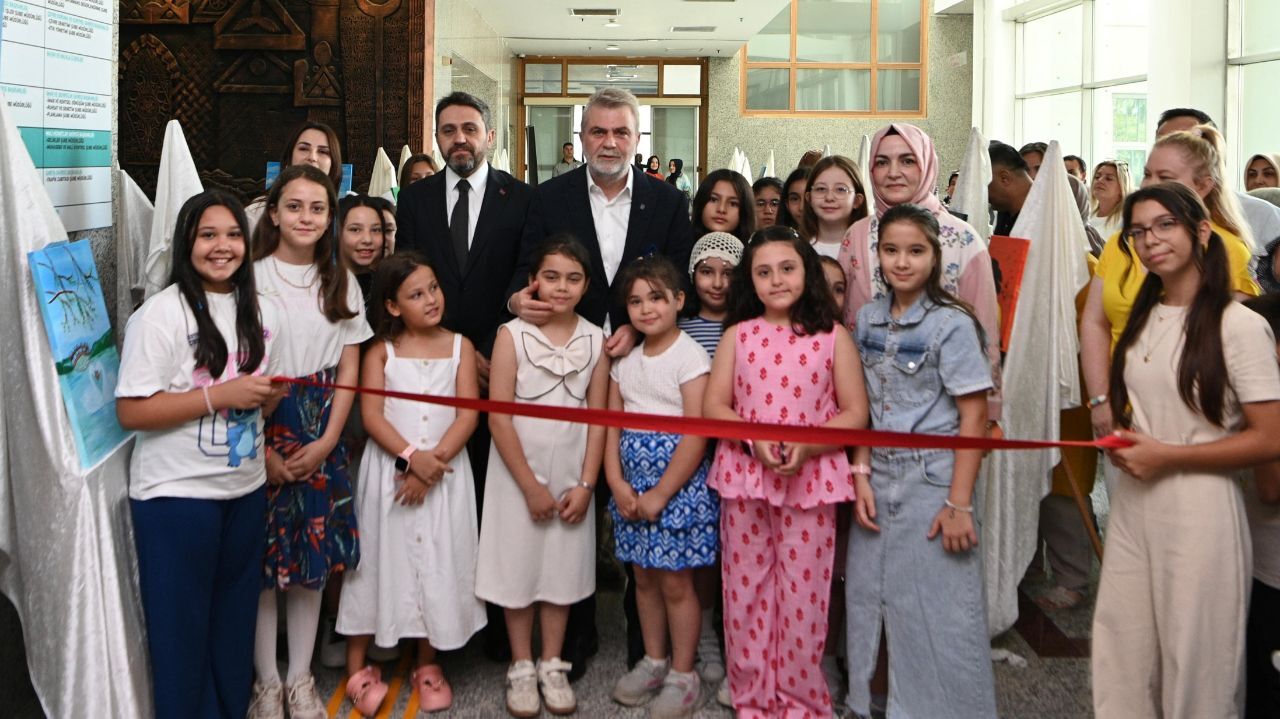 Kahramanmaraş'ta miniklerin resim sergisi açıldı