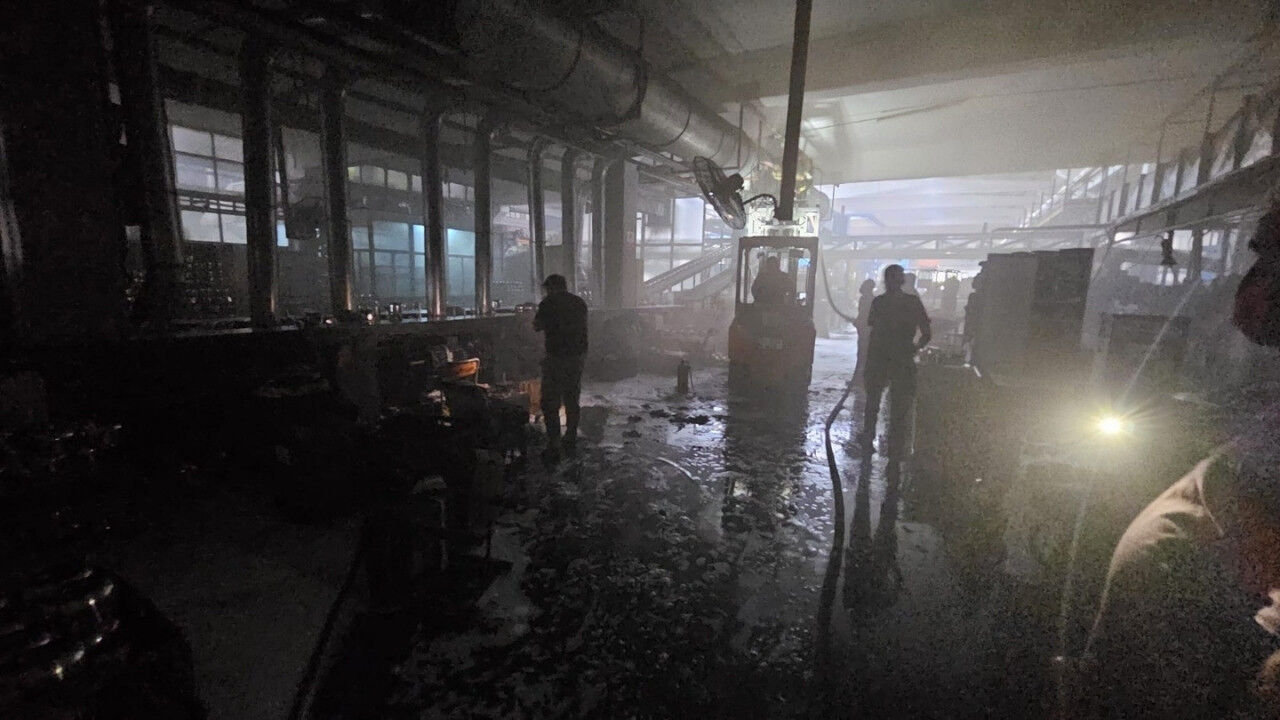 Kahramanmaraş'ta mutfak eşyası fabrikasında yangın