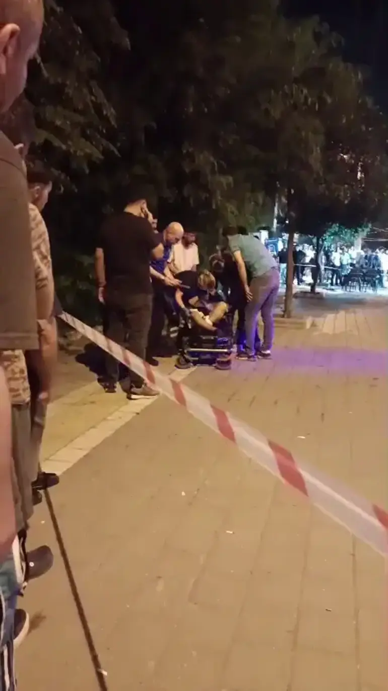 Kaldırımda Yürüyen Kişi Silahlı Saldırıya Uğradı