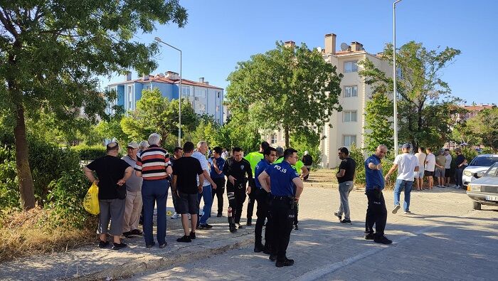 Komşularına Kurşun Yağdıran Emekli Polis Tutuklandı! Edirne'de Dehşetin Nedeni Ortaya Çıktı (1)