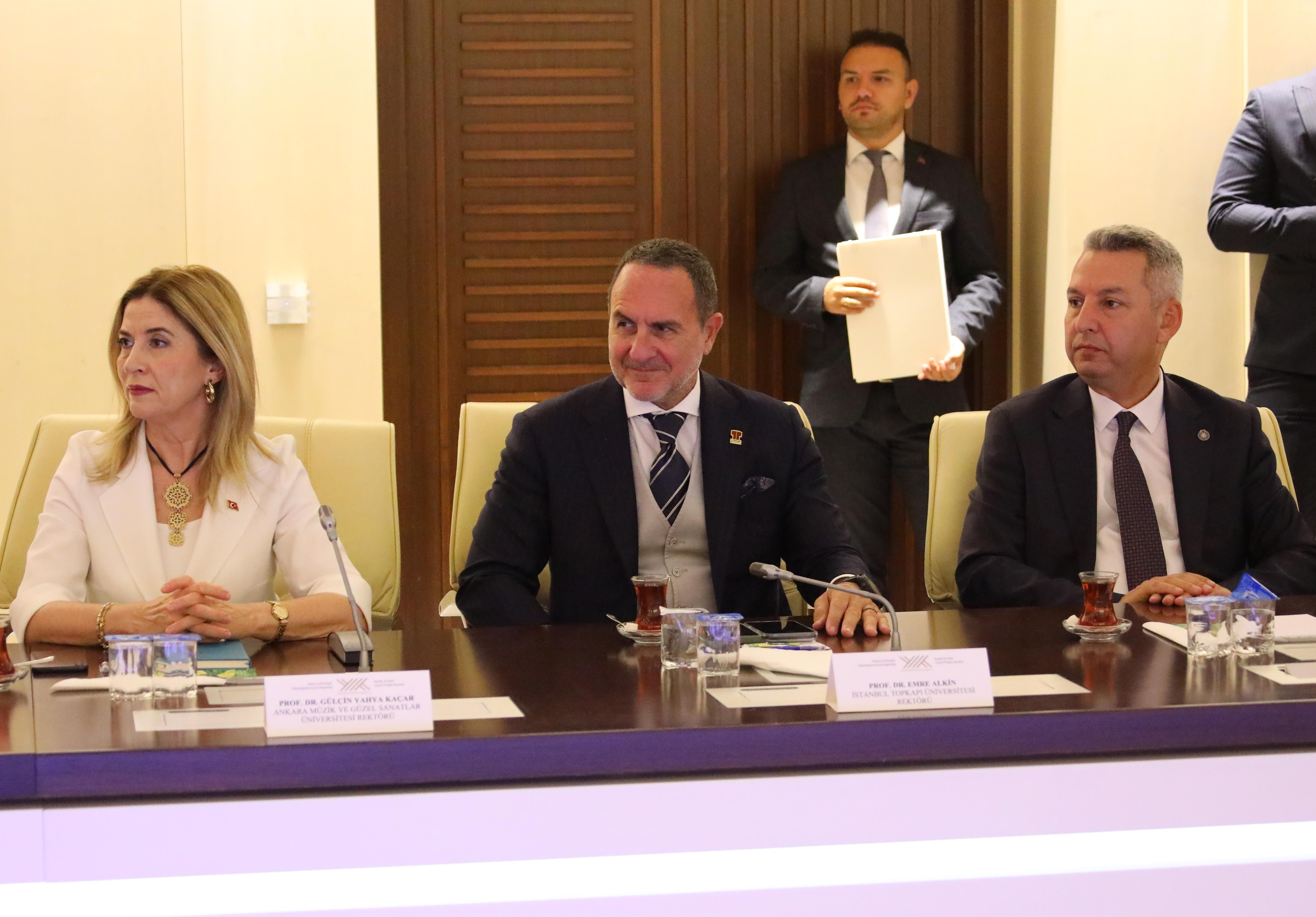 Ksü Rektörü Okumuş Atama Belgesini Aldı! (2)