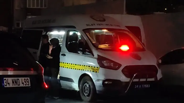Küçükçekmece'de Kafede Silahlı Saldırı; 2 Yaralı