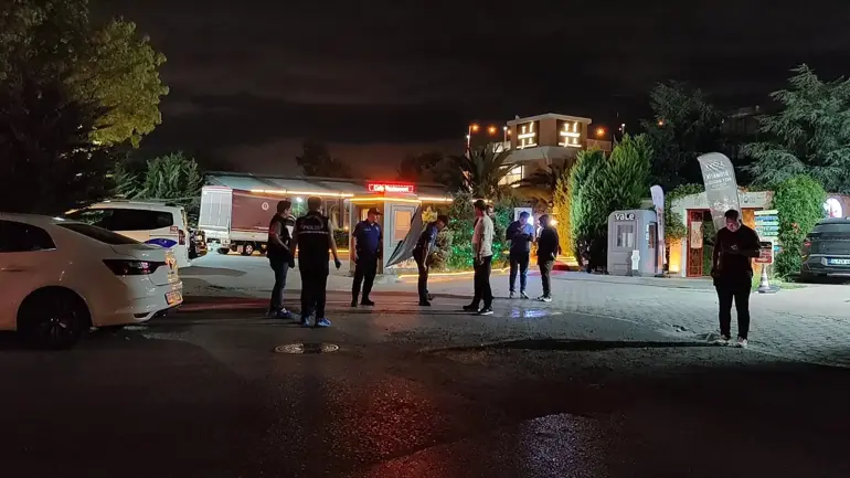 Küçükçekmece’de Kafedeki Silahlı Saldırıda Ağır Yaralanan 2 Kişi Hayatını Kaybetti-1