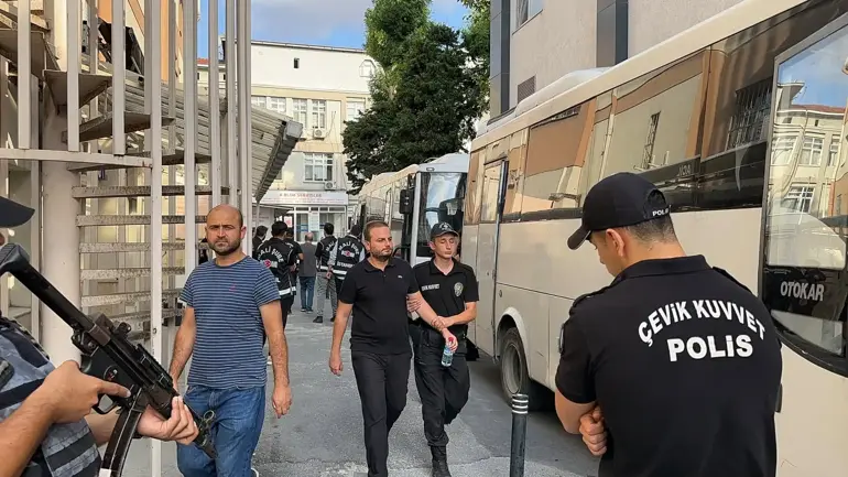 Kuşadası Belediyesi'ne Yönelik Soruşturmada 16 Şüpheli Adliyeye Sevk Edildi 1