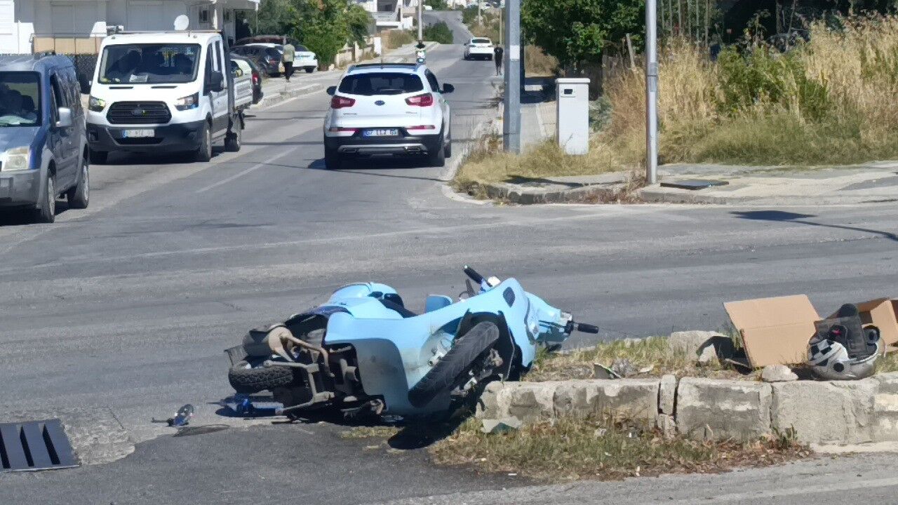 Manavgat’ta Otomobil Ile Motosiklet Çarpıştı! Kaza Anı Kamerada (2)
