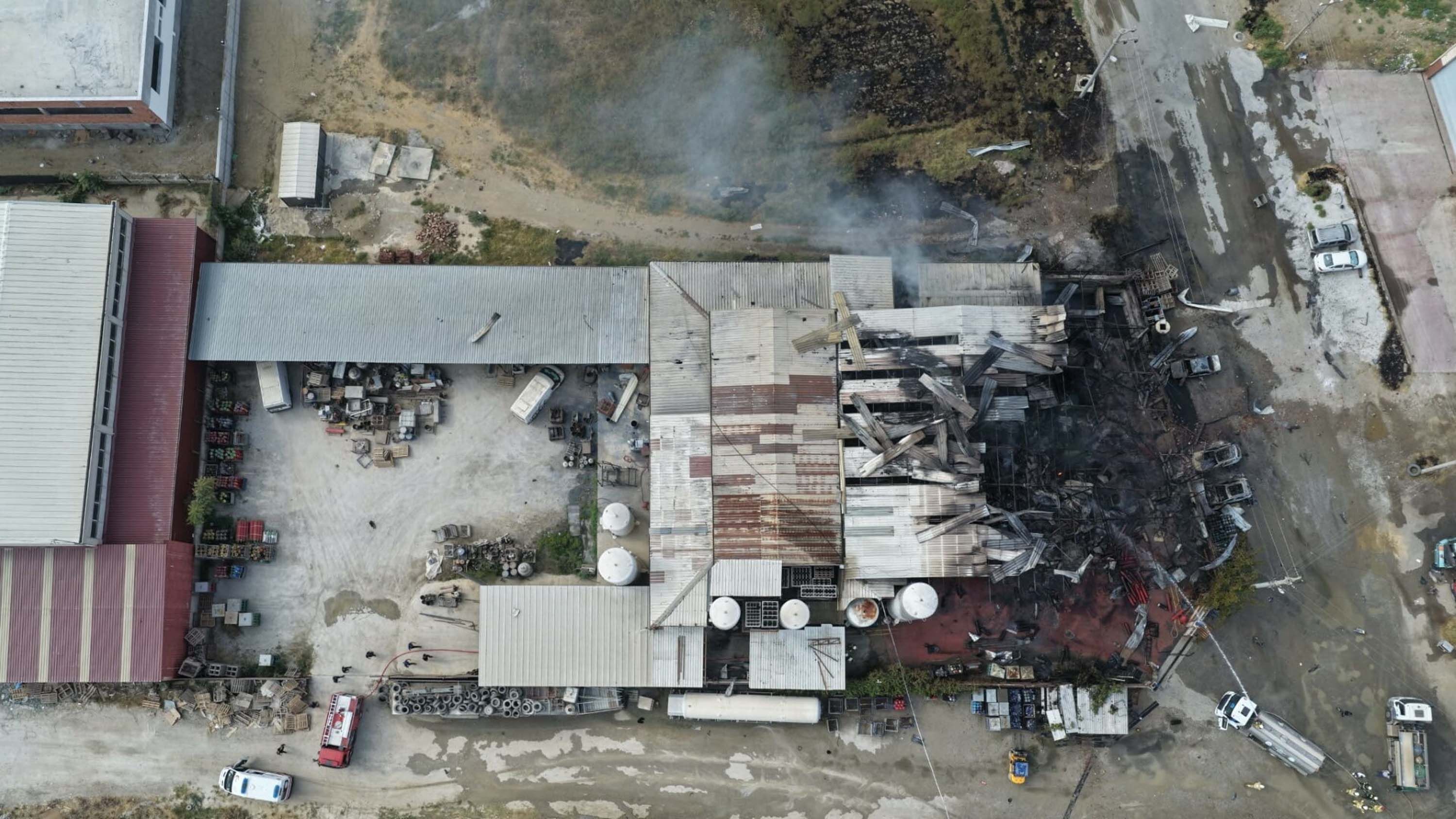 Manisa Salihli'de Dolum Tesisindeki Yangında 2 Kişi Hayatını Kaybetti (3)