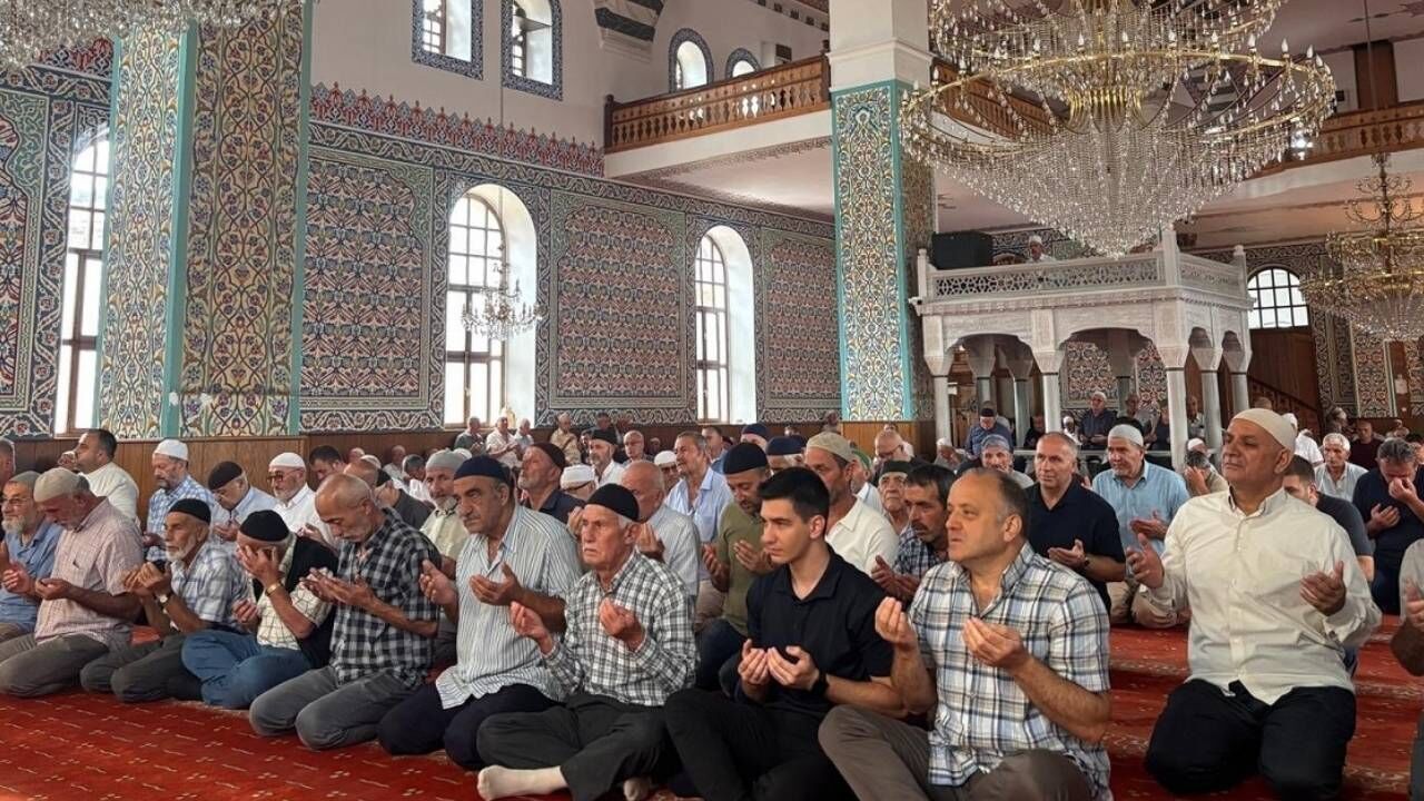 Marmara ve Kahramanmaraş deprem şehitleri dualarla yad edildi