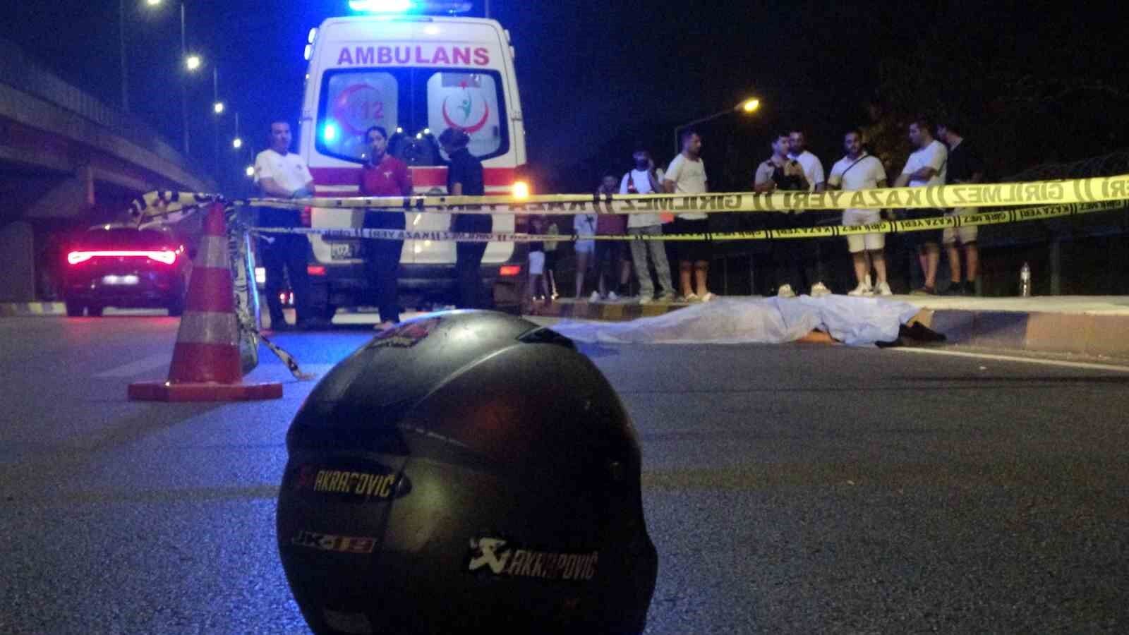 Motosiklet Kazası 25 Yaşındaki Sürücü Olay Yerinde Can Verdi (2)