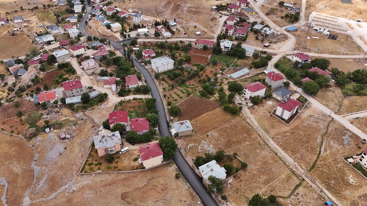 Nurhak Eskiköy – Hüyük yolu sıcak asfaltla yenileniyor
