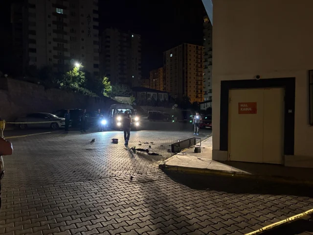 Otel Odasında Kavga Ettiği Kadını 5. Kattan Aşağı Attı (1)