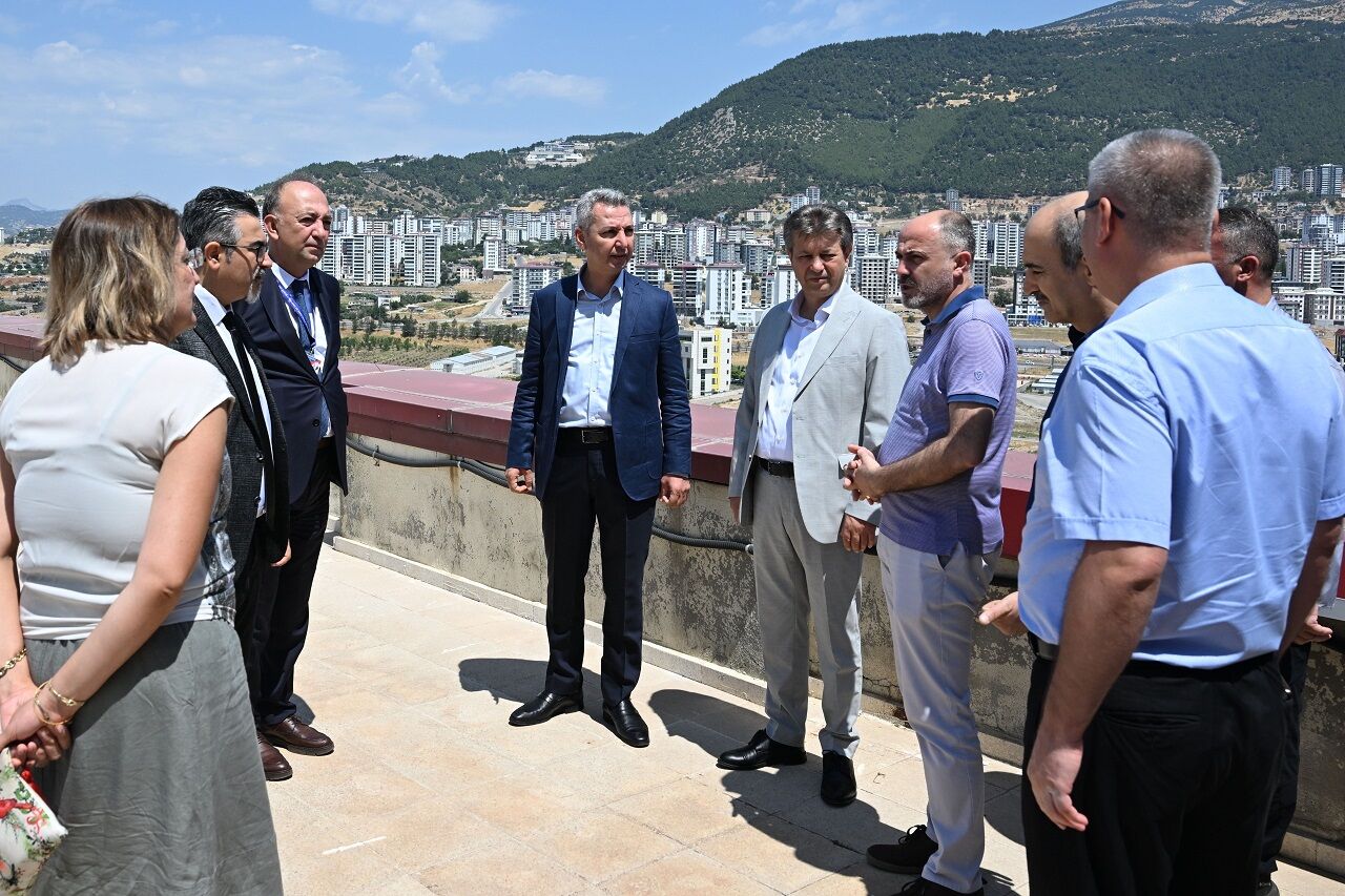 Rektör Okumuş Ksü Hastanesini Inceledi (2)