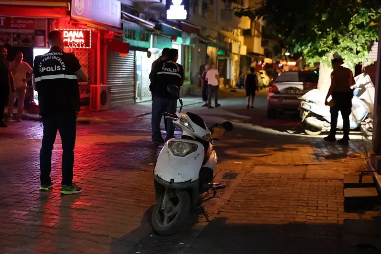Sokak Ortasında Silahlı Kavga 5 Kişi Yaralandı (1)