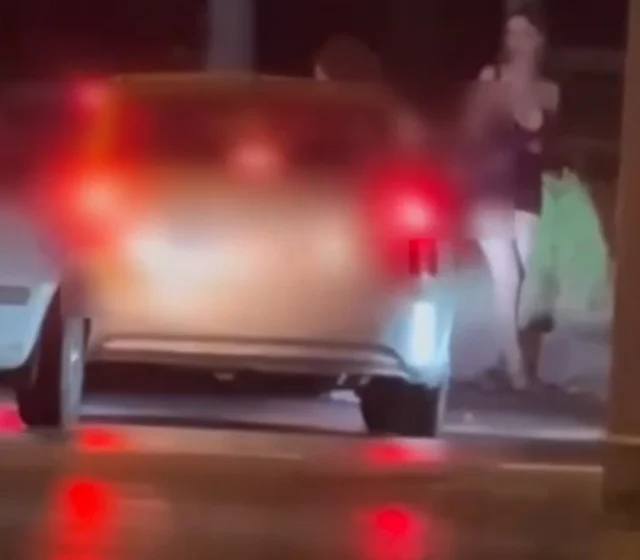 Sürücüler Araçlarından Inmeden Fuhş Pazarlığı Yaptı! Trafik Kilitlendi (3)