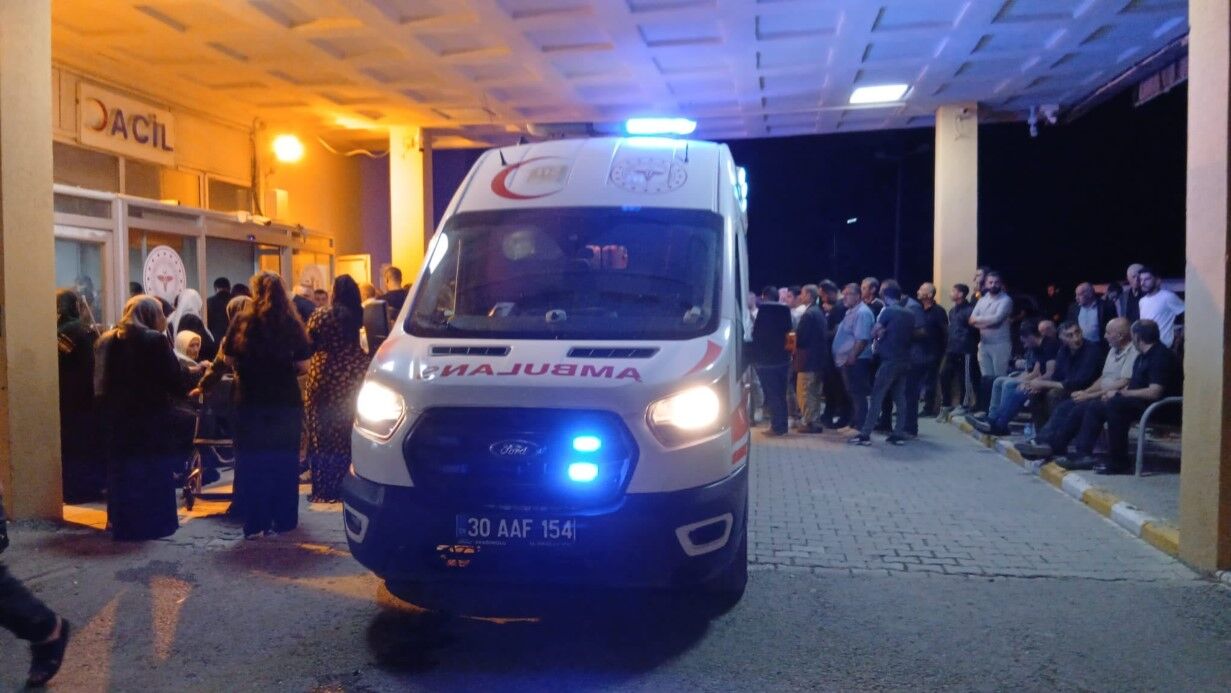 Yanan Otomobilde Yaralanan 2 Çocuk