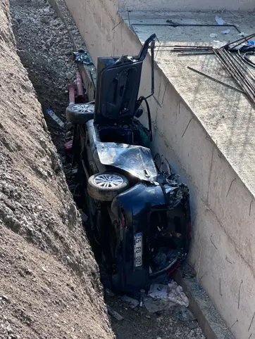 Yol Genişletme Çalışması Yapılan Alana Uçan Otomobildeki 3 Kişi Öldü 1