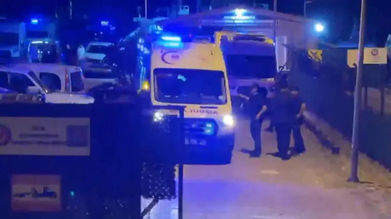 Zeytinburnu Açıklarında Gemide Zehirlenen 4 Kişi Hastaneye Sevk Edildi