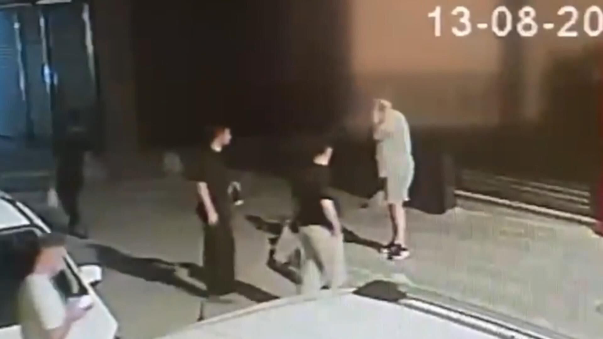Zeytinburnu’nda Kalabalık Grup Önünü Kesti! Arkadan Bıçaklayıp Kaçtı (4)