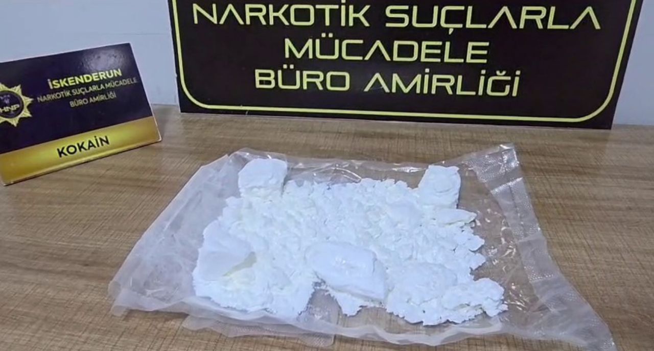 200 Bin Tl’lik Otomobilin Motorundan 2,5 Milyon Tl’lik Kokain Çıktı! (5)