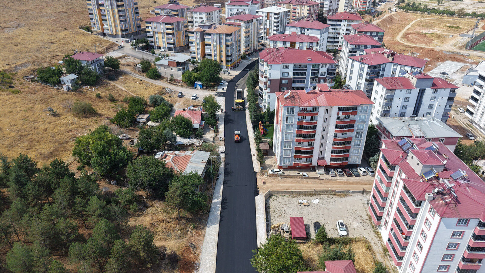 Afşin’de 1,5 Kilometrelik Atlas Caddesi Baştan Sona Yenileniyor (4)