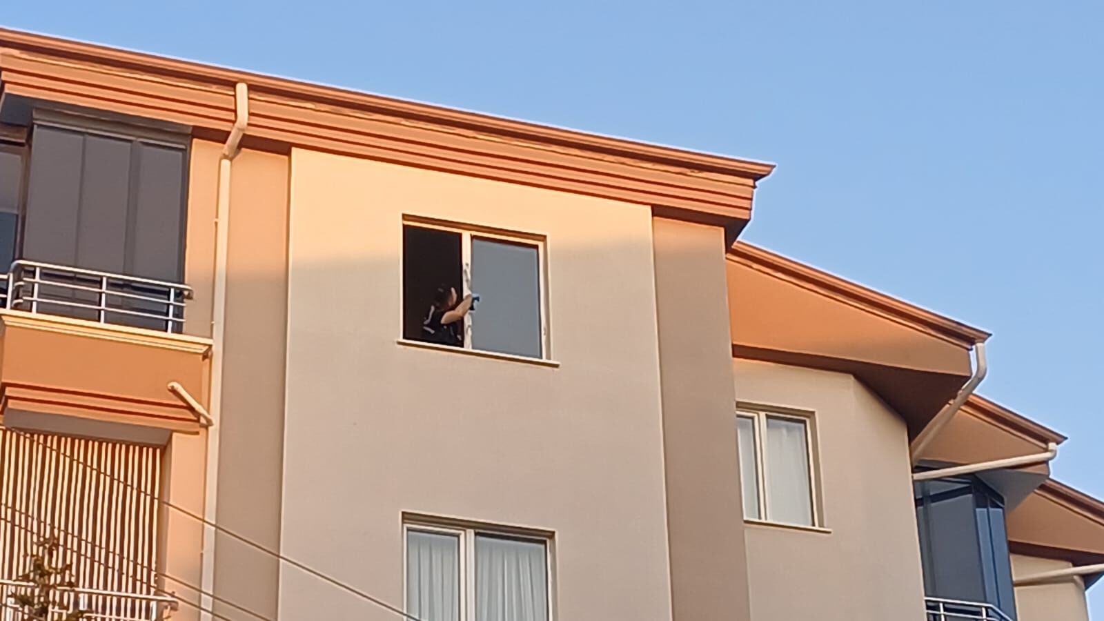 5'inci kattan düşen Zeynep öldü