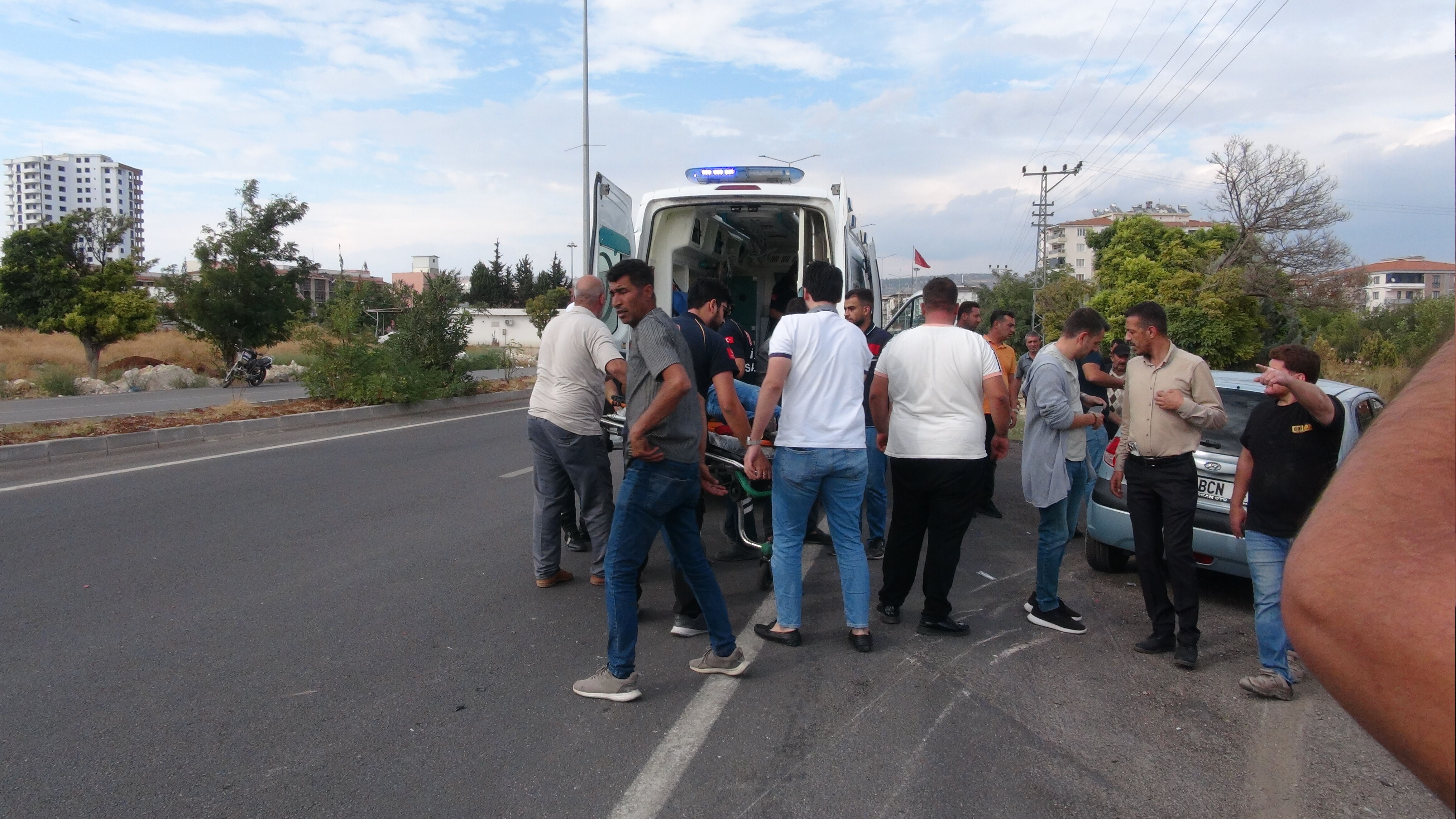 Kilis'te motosiklet ile otomobil çarpıştı: 2 yaralı