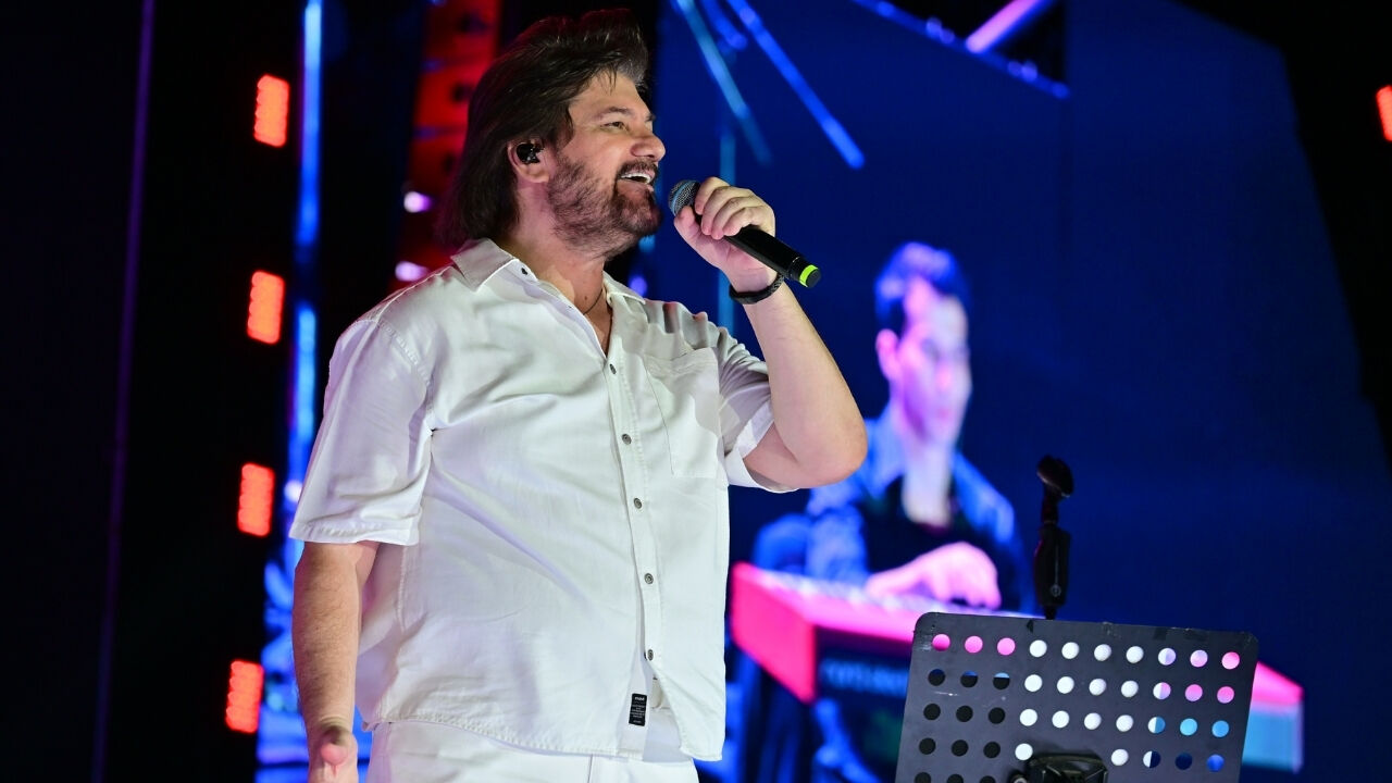 Ahmet Şafak Kahramanmaraş’ta Sahne Aldı! Şarkıları Hep Bir Ağızdan Söylendi (4)