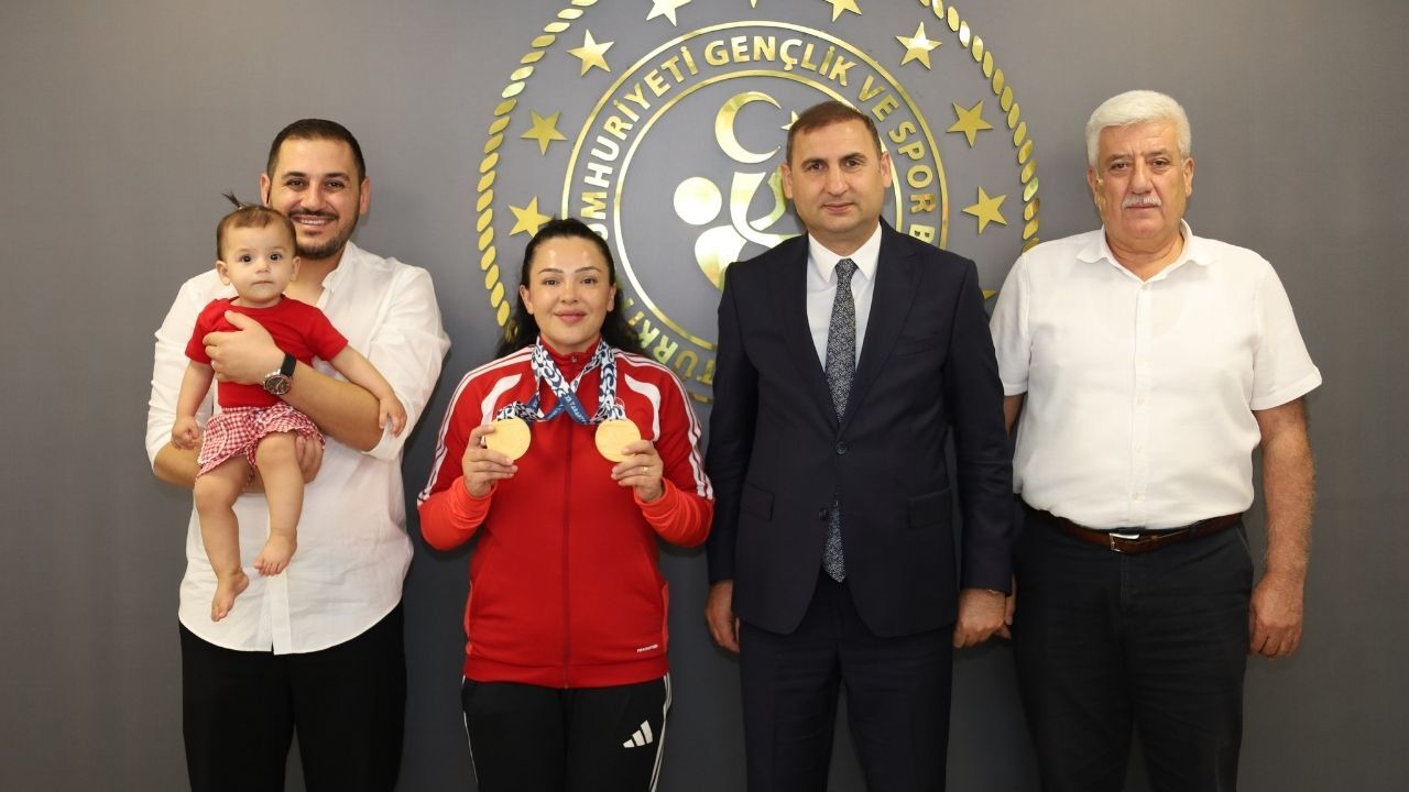 Altın madalyalı Safiye Temizdemir İl Müdürlüğü'nde