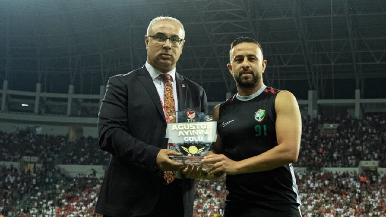 Amed Sportif Faaliyetler'de Dia Saba'ya 'ayın golü' ödülü