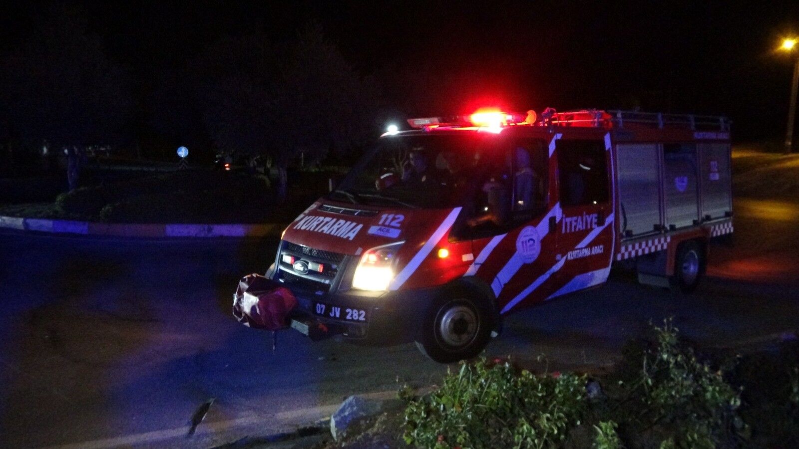 Antalya Manavgat’ta Otomobil Takla Attı! 2 Kişi Yaralandı (4)